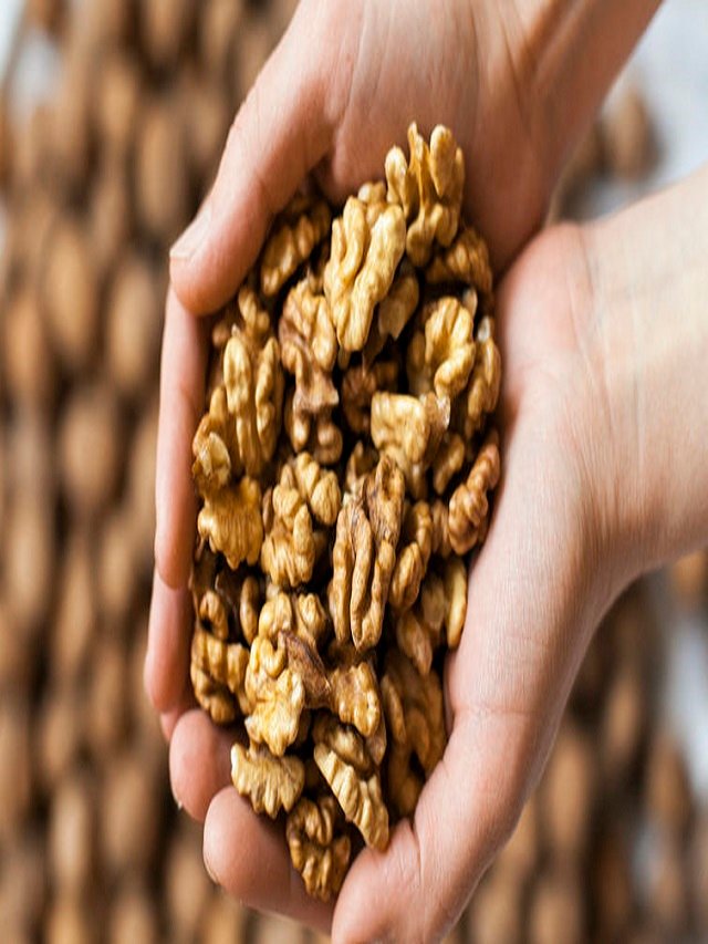 9 Health Benefits of Eating Walnuts